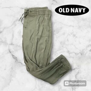 Old Navy | Olive Green Cropped Joggers | Size Large